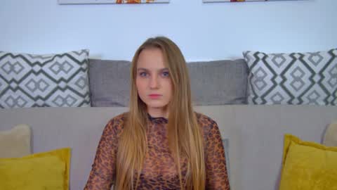 Snapshot of melissamelrey chatting on December 2, 9:10 am MelissaBerry online show from December 2, 9:10 am