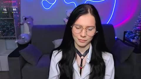 mellhyees online show from January 12, 6:02 pm