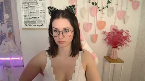 Snapshot of mellonmayre chatting on February 19, 8:31 pm mellonmayre online show from February 19, 8:31 pm