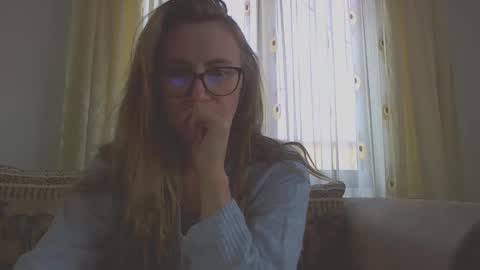 Snapshot of melly_rosey chatting on January 17, 8:13 am Melly online show from January 17, 8:13 am