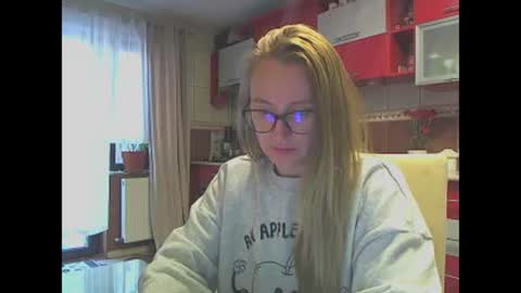 Snapshot of melly_rosey chatting on February 26, 6:51 am Melly online show from February 26, 6:51 am