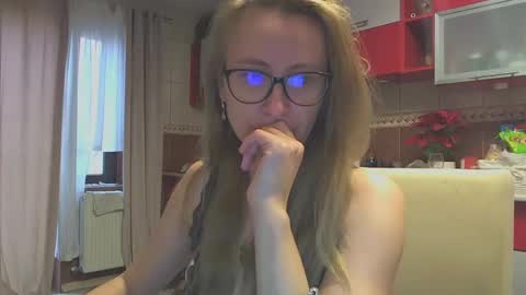 Snapshot of melly_rosey chatting on January 15, 8:09 am Melly online show from January 15, 8:09 am
