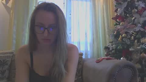 Snapshot of melly_rosey chatting on January 13, 7:32 am Melly online show from January 13, 7:32 am