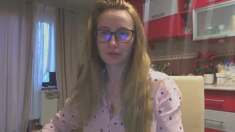 Snapshot of melly_rosey chatting on January 23, 7:22 am Melly online show from January 23, 7:22 am