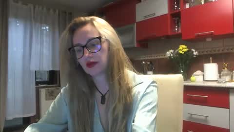 Snapshot of melly_rosey chatting on October 2, 6:29 am Melly online show from October 2, 6:29 am