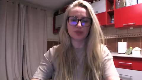 Melly online show from February 2, 10:20 pm