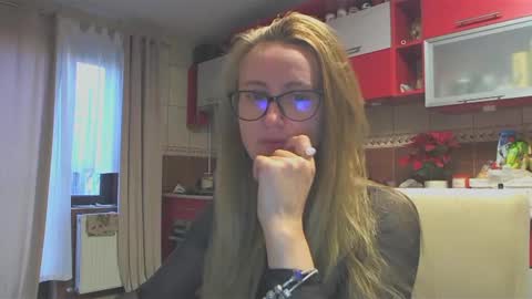Snapshot of melly_rosey chatting on January 14, 7:38 am Melly online show from January 14, 7:38 am