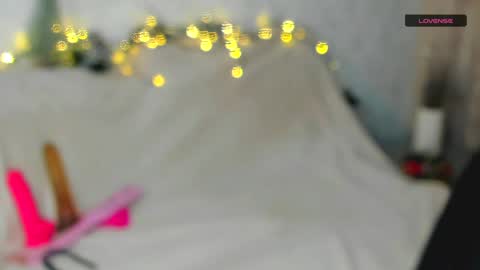 Snapshot of melmooon chatting on December 28, 4:41 pm MelMooon online show from December 28, 4:41 pm