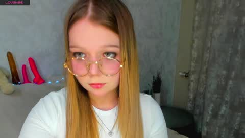 Snapshot of melmooon chatting on January 17, 1:46 pm MelMooon online show from January 17, 1:46 pm