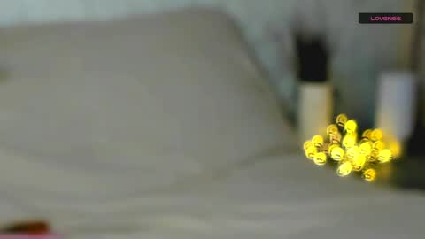 Snapshot of melmooon chatting on December 5, 2:00 pm MelMooon online show from December 5, 2:00 pm