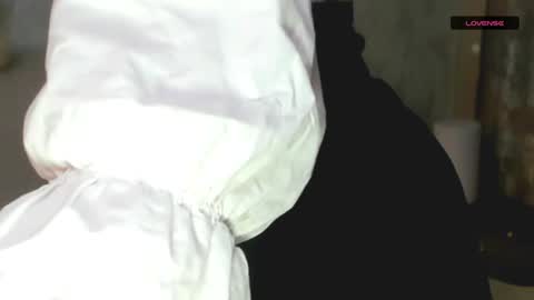 Snapshot of melmooon chatting on December 4, 2:59 pm MelMooon online show from December 4, 2:59 pm