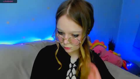 Snapshot of melmooon chatting on February 15, 11:49 pm MelMooon online show from February 15, 11:49 pm