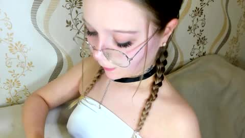 Snapshot of melmooon chatting on October 9, 3:27 pm MelMooon online show from October 9, 3:27 pm