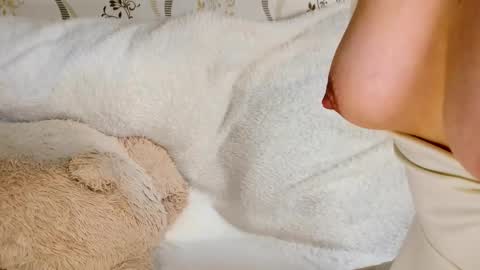 MelMooon online show from March 9, 11:08 pm