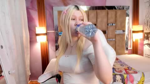 melody_lollii online show from November 10, 6:14 pm