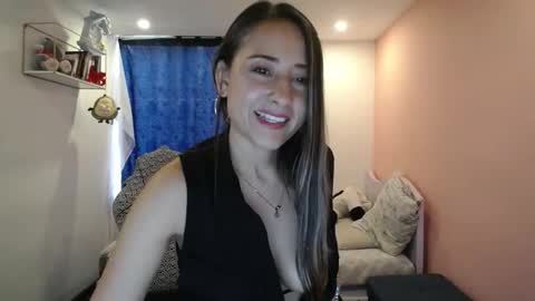 Snapshot of melody_sofia1 chatting on February 4, 7:22 pm Melody online show from February 4, 7:22 pm