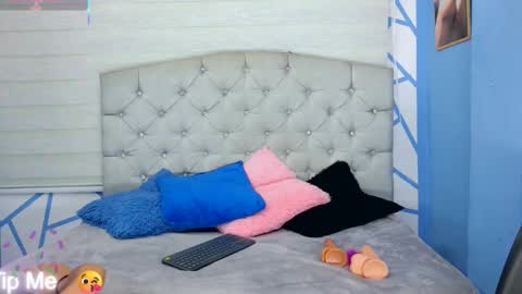 Snapshot of melody_toy chatting on September 10, 9:26 pm melody online show from September 10, 9:26 pm