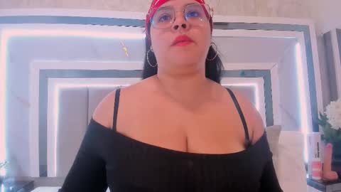 melodycharlotte online show from December 4, 12:40 pm