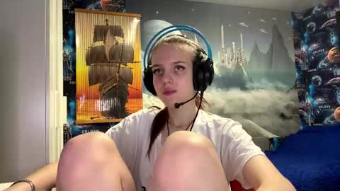 Hi Im Aria 18 years old online show from November 12, 1:20 pm