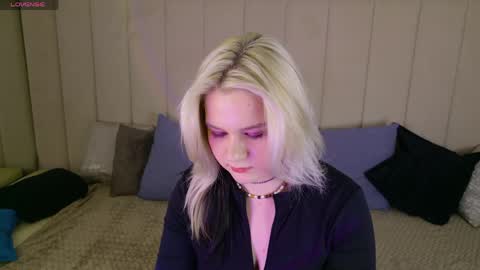 Ivy  online show from May 10, 9:33 am