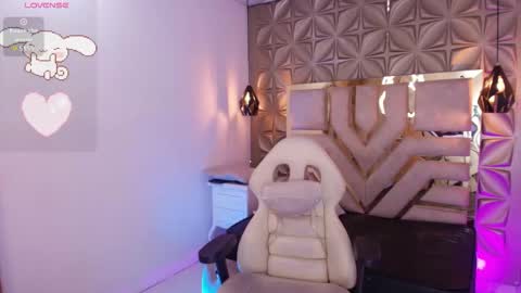    online show from October 7, 7:07 pm