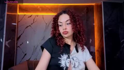 merida_b online show from November 27, 8:01 pm