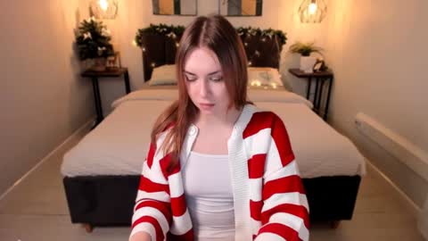  Your Mary  follow me  online show from January 10, 9:10 pm