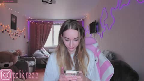 Sara online show from April 2, 2:25 pm