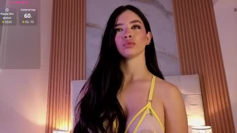 mia online show from July 3, 10:05 pm