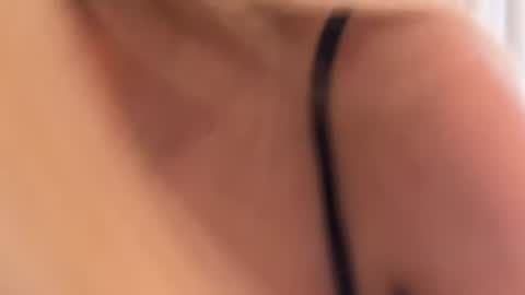 mia___squirt online show from June 10, 11:58 pm