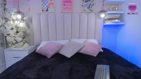 mia__bailey_ online show from April 9, 3:20 am