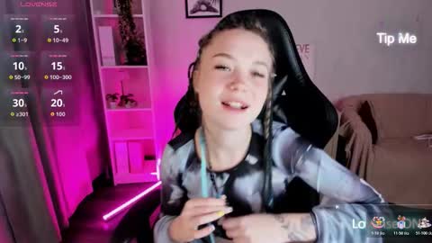 Mia  GMT7 Mon Tue Wen Thur 1000am-0300pm Sat 0300am-0900am online show from November 23, 1:19 am