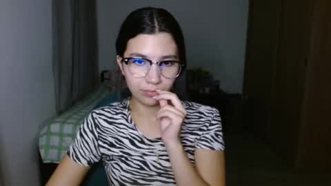 Mia online show from October 23, 1:33 am