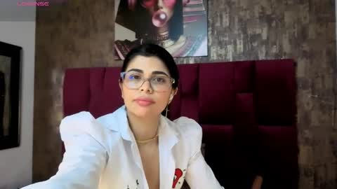 Mia online show from March 27, 12:17 pm