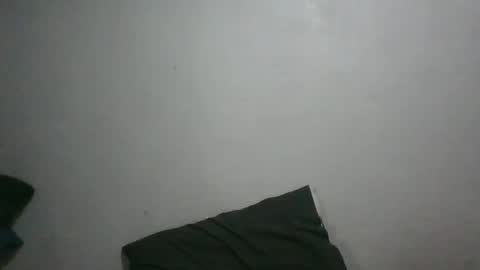 Snapshot of mia_bella04 chatting on January 14, 1:47 am mia_bella04 online show from January 14, 1:47 am