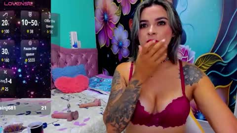 Mia online show from January 25, 1:32 am