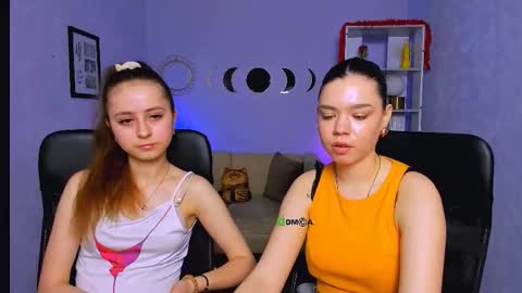 Mia online show from March 23, 1:28 pm