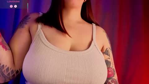 Snapshot of mia_bonneett chatting on September 23, 2:21 am online show from September 23, 2:21 am