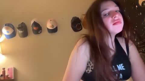 Mia online show from February 17, 3:50 am