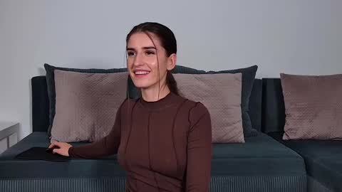 Freya Allen online show from November 15, 12:22 am