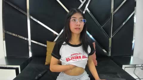 mia_clark18 online show from October 29, 3:04 pm