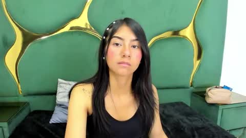 mia_clark18 online show from November 13, 9:03 pm