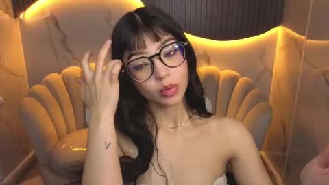 mia_collins_b online show from November 21, 1:02 pm