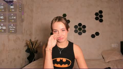 Mia  next stream Thursday 1400 UTC1 Friday 1400 UTC1 online show from September 16, 2:25 pm