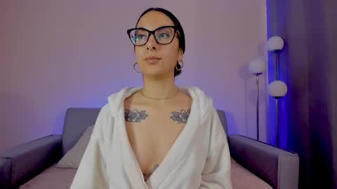 Sarah Luna online show from April 5, 2:16 pm