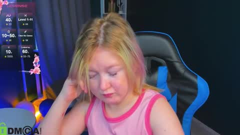 Mia online show from October 9, 8:18 am