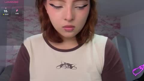 Mia online show from February 14, 4:09 pm