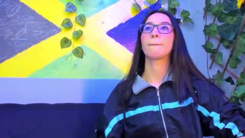 Snapshot of mia_fowler7 chatting on October 2, 3:22 am MIA online show from October 2, 3:22 am