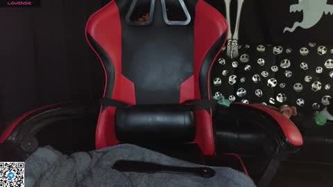 Golden ones online show from October 18, 8:32 pm