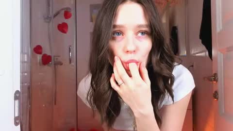 Mia online show from February 10, 5:36 am